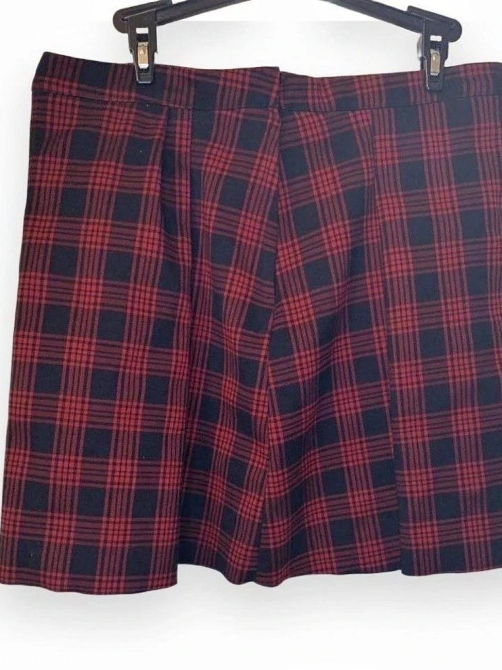 Women’s H&M Black and Red Plaid Mini Skirt Size 14